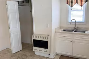 318 Underwood St, Clinton, NC 28328 - Photo 22