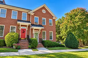 900 Edgewater Cir, Chapel Hill, NC 27516 - Photo 1