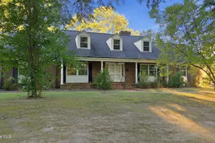 209 Brentwood Dr N, Wilson, NC 27893 - Photo 2