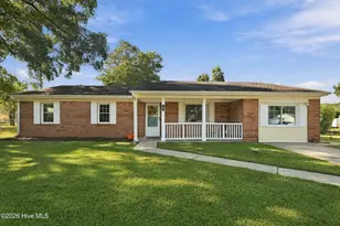 18 Walnut Dr, Jacksonville, NC 28546 - Photo 1