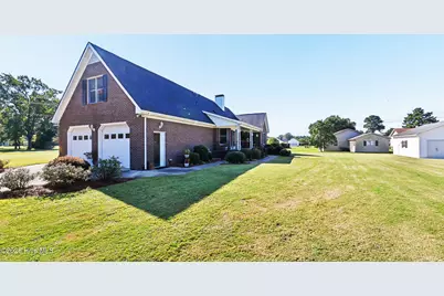 944 Country Club Drive, Ayden, NC 28513 - Photo 4