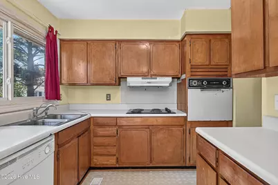 115 Shamrock Drive, Jacksonville, NC 28540 - Photo 14