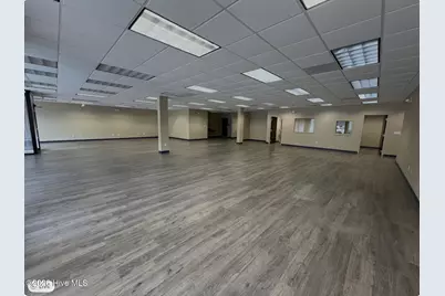 100 W Elizabeth Street, Clinton, NC 28328 - Photo 2