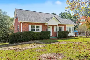 909 Austin St, Hamlet, NC 28345 - Photo 1