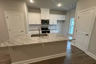 613 Caroline Ct, North Augusta, SC 29841 - Photo 2