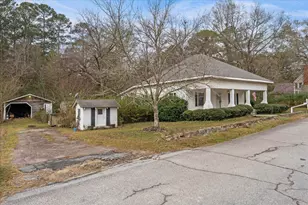 127 SW M L K Jr Dr, Crawfordville, GA 30631 - Photo 2