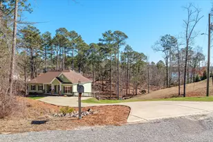 137 Memorial Dr, McCormick, SC 29835 - Photo 4