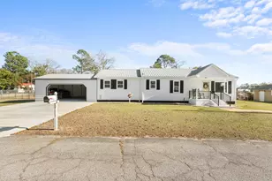 124 Pierce Ave, Swainsboro, GA 30401 - Photo 2