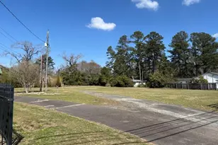 39 E Calhoun St, Wadley, GA 30477 - Photo 10