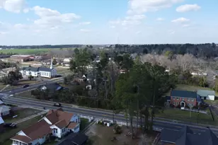 39 E Calhoun St, Wadley, GA 30477 - Photo 4