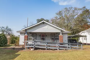 727 Harvey St, Millen, GA 30442 - Photo 6