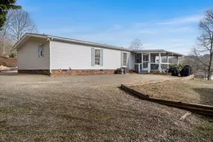 283 Bobcat Ln, Warne, NC 28909 - Photo 34