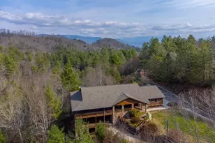 750 Double Springs Dr, Almond, NC 28702 - Photo 2