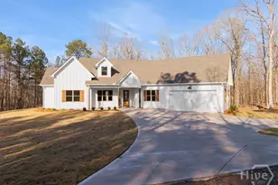 115 Oak Hill Cir, Eatonton, GA 31024 - Photo 2
