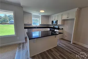 140 Northridge Dr, Danielsville, GA 30633 - Photo 2