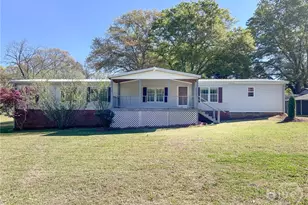 283 S 3rd St, Colbert, GA 30628 - Photo 2