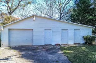 362 Sims St, Maysville, GA 30558 - Photo 2
