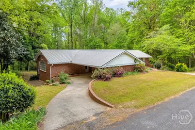 231 Honeysuckle Drive, Commerce, GA 30529 - Photo 2