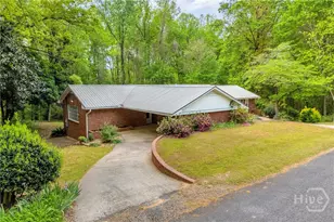 231 Honeysuckle Dr, Commerce, GA 30529 - Photo 2