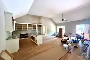 364 Live Oak Ln, Comer, GA 30629 - Photo 6