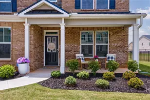 2062 Brookside Cir, Statham, GA 30666 - Photo 2
