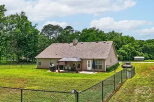 304 Highlands Dr, Winterville, GA 30683 - Photo 2