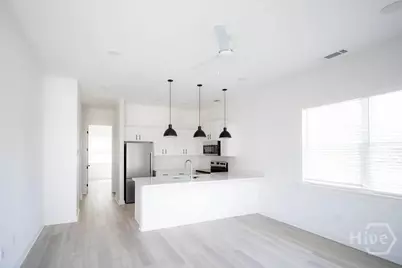 2415 S Lumpkin Street #1100-A, Athens, GA 30606 - Photo 2