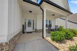 184 Richmond Dr, Statham, GA 30666 - Photo 2