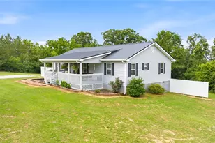 1841 Hunters Creek Rd, Toccoa, GA 30577 - Photo 4