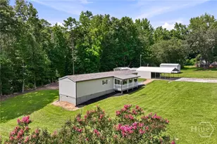 202 Oak Cir, Hull, GA 30646 - Photo 2