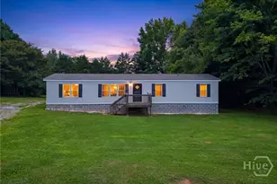 328 Pine St, Danielsville, GA 30633 - Photo 2