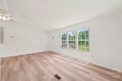 328 Pine Street, Danielsville, GA 30633 - Photo 6