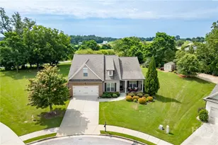 820 Lakeview Bend Cir, Jefferson, GA 30549 - Photo 2