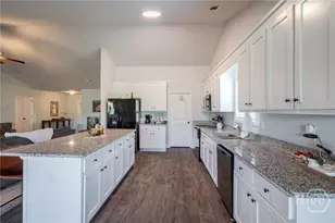 327 Skyview Dr, Winterville, GA 30683 - Photo 8