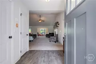 327 Skyview Dr, Winterville, GA 30683 - Photo 2