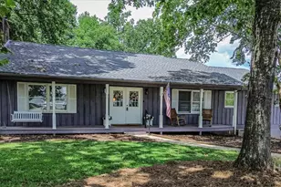 3039 Manor Ridge Dr, Gainesville, GA 30506 - Photo 2