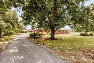 51 Brandon Cir, Winterville, GA 30683 - Photo 6