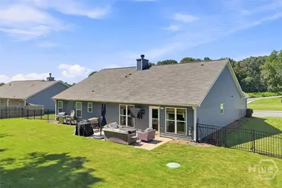 276 Kinsley Way, Statham, GA 30666 - Photo 8