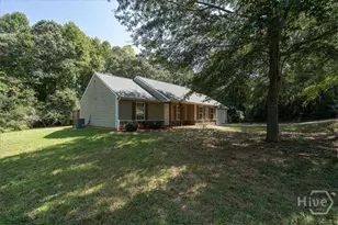 417 Beacon Dr, Maysville, GA 30558 - Photo 2