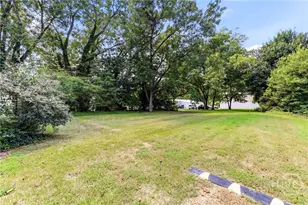 129 N Church St, Bogart, GA 30622 - Photo 8