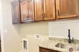 1810 Beebalm Dr, Statham, GA 30666 - Photo 8