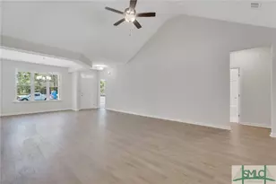 807 Highland Cir, Richmond Hill, GA 31324 - Photo 8