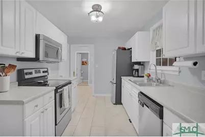 110 E 65th Street, Savannah, GA 31405 - Photo 18