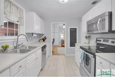 110 E 65th Street, Savannah, GA 31405 - Photo 14