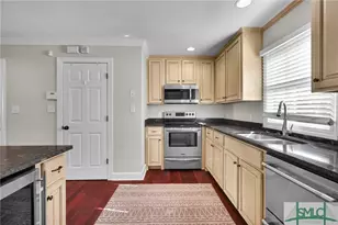 836 E Park Ave, Savannah, GA 31401 - Photo 16