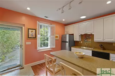 409 E Jones Street, Savannah, GA 31401 - Photo 12