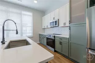 1150 E Perry Ln, Savannah, GA 31404 - Photo 28