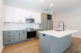 1150 E Perry Ln, Savannah, GA 31404 - Photo 28