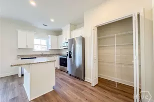 28 Beaumont Dr, Hinesville, GA 31313 - Photo 4