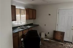 809 W 44th, Savannah, GA 31405 - Photo 8